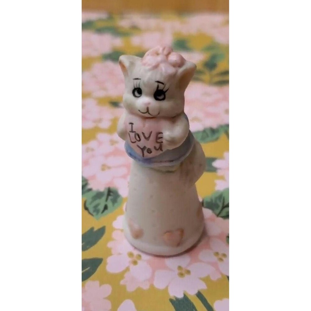 1986 Feline Feelins Ceramic Cat Thimble – "I Love You" Heart Kitten Figurine